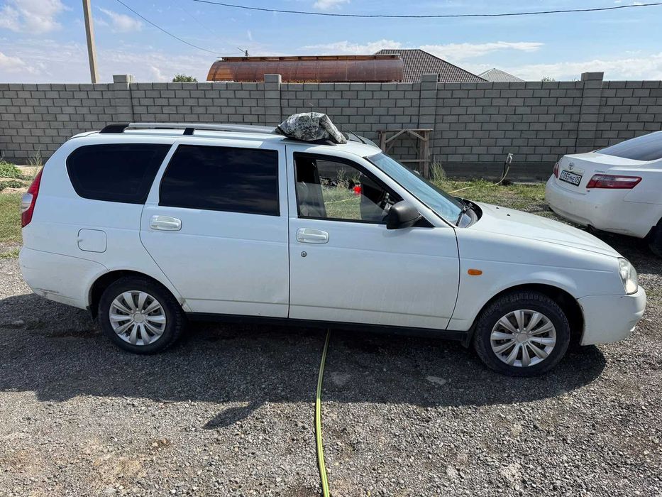 Автомобиль Лада Приора