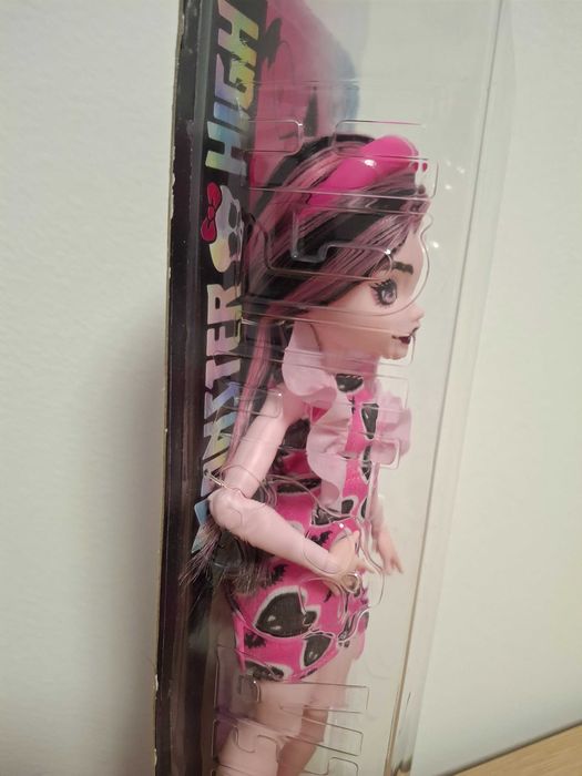 Vand papusa originala Monster High -Draculaura