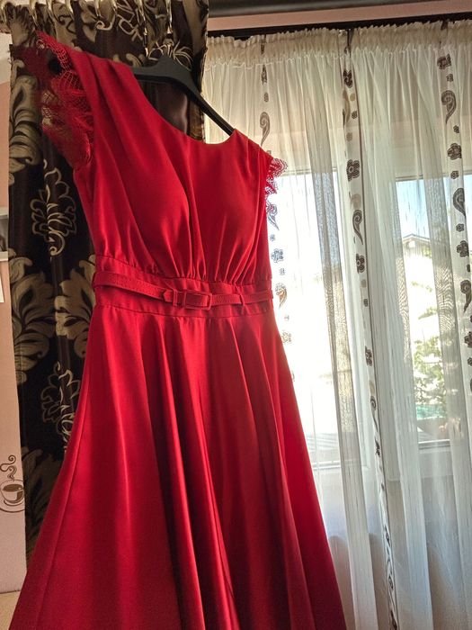 Vand rochie de seara(eveniment)