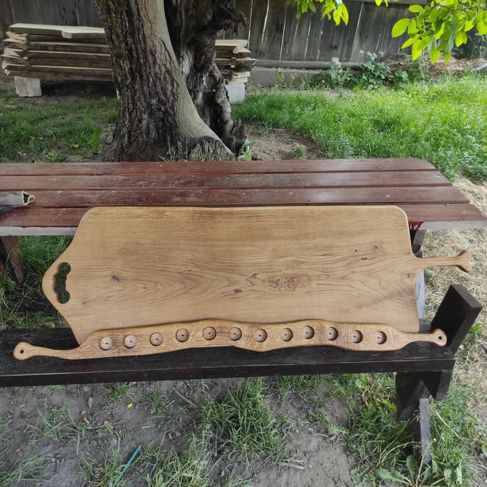 Obiecte de artizanat din lemn ( panoplie, masa, tocător, masa)