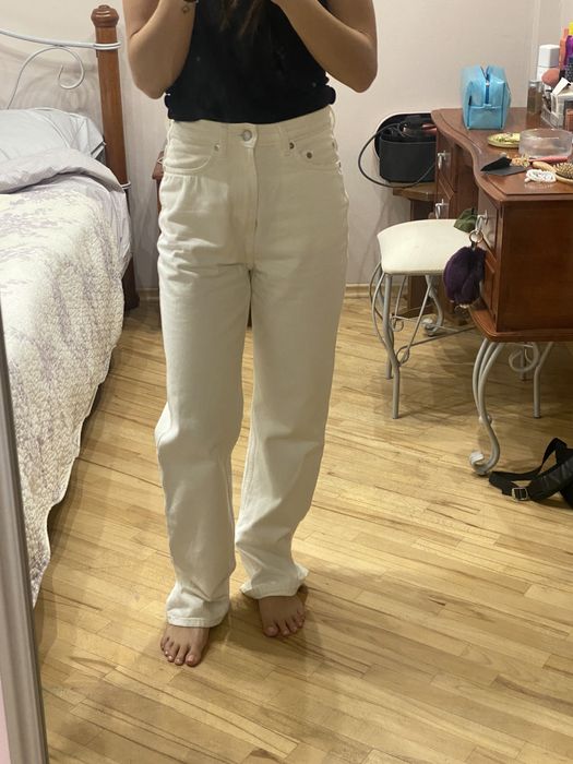 Джинсы белые прямого кроя