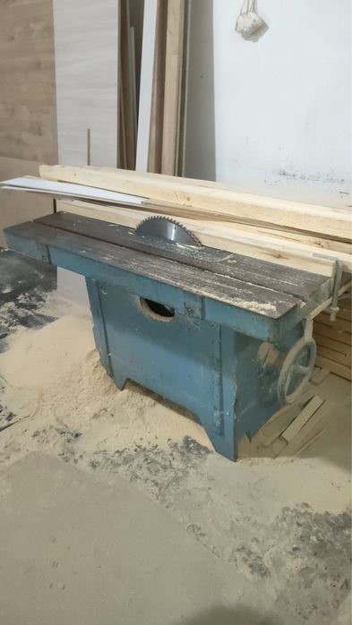 Циркуляр продам, в хорошем рабочем состоянии