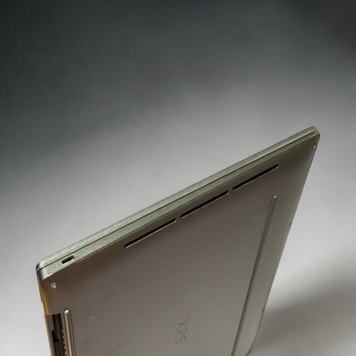 13.4’UHD+OLED Touch/i7-1260P/Dell XPS 9320+/32GB LPDDR5 5200Mhz/1TB