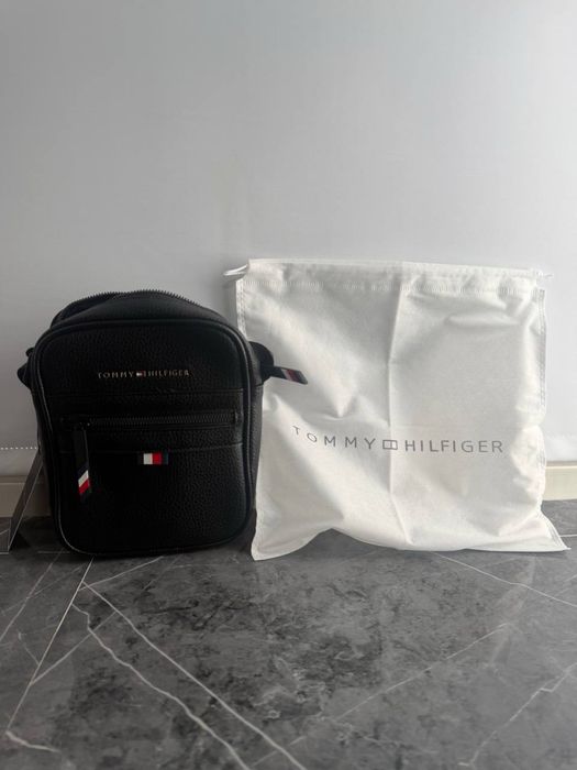 Удобная барсетка (Tommy hilfiger) 10/10