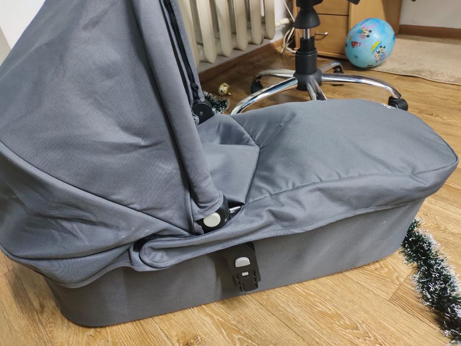 Продам коляску 3в1