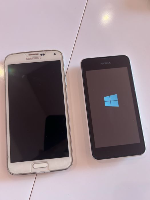 Samsung S5  ; Nokia Lumia 530