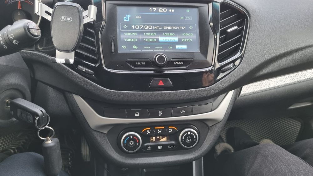 Продам Vesta SW Cross 2018 г. в