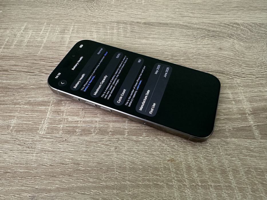  iPhone 16 Pro ••128GB•• //iOS 26.0.1// „Natural Titanium“ 