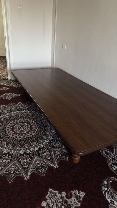 Stol sotiladi katta va baquvvat