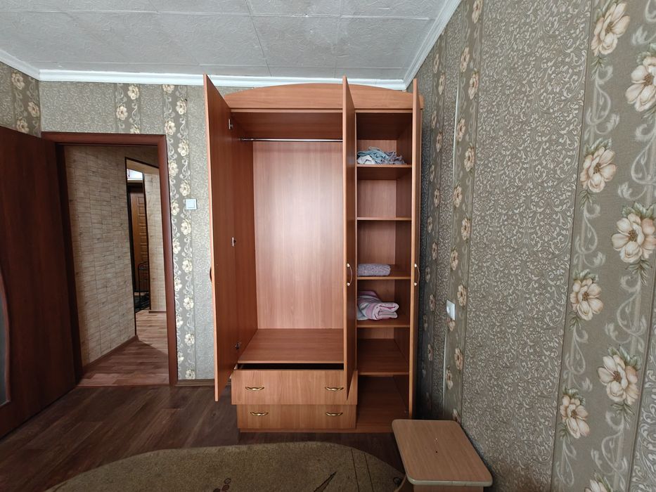 Шкаф 3-дверный с ящиками, недорого, самовывоз