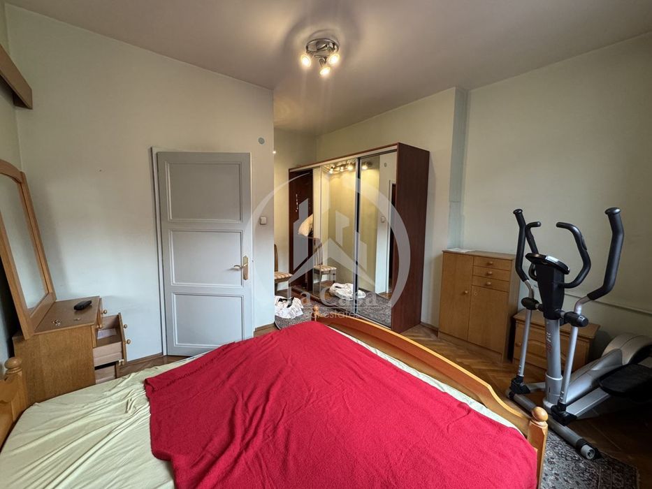 Дава се под наем Тристаен апартамент в София, Център - 110 кв.м за 1250 € - Снимка #11