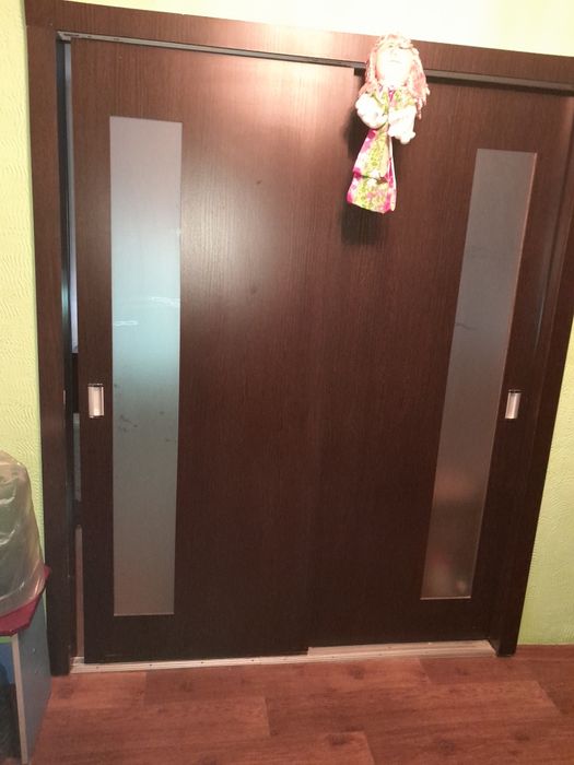 Продам б/у двери