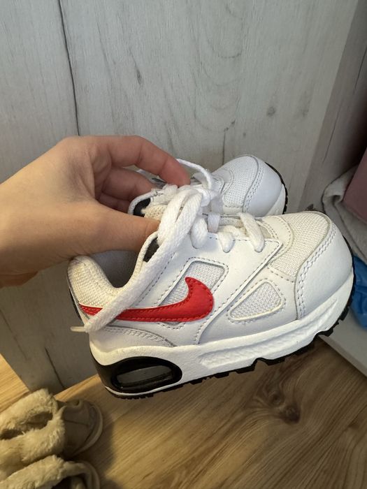 Детски нови обувки