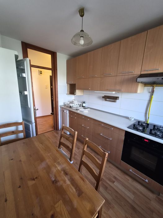 De inchiriat apartament 3 camere mobilat/utilat