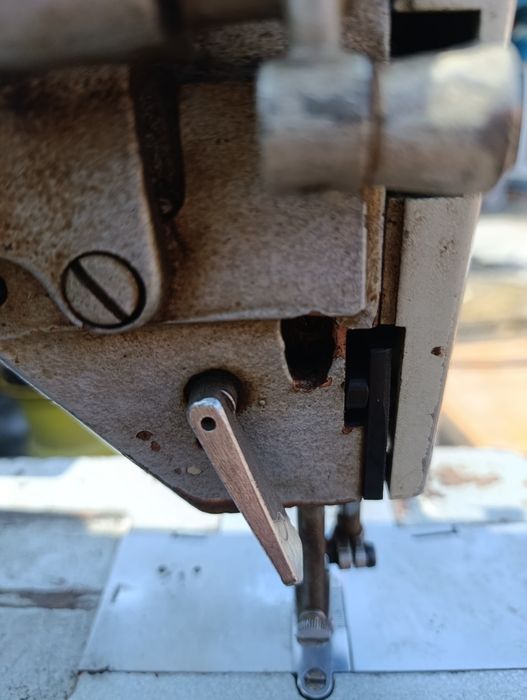 Продам швейную машину.