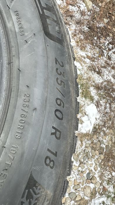 Продам. Зимние шины Мишлен