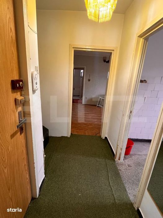 Apartament cu 3 camere, ultracentral, semidecomandat