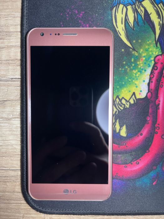 Продам смартфоны Oppo LG