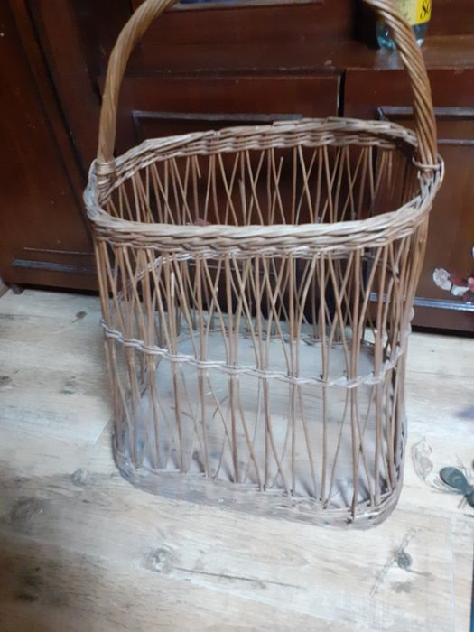 Метална  декорация  за  градина.Голям  ратанов   кош