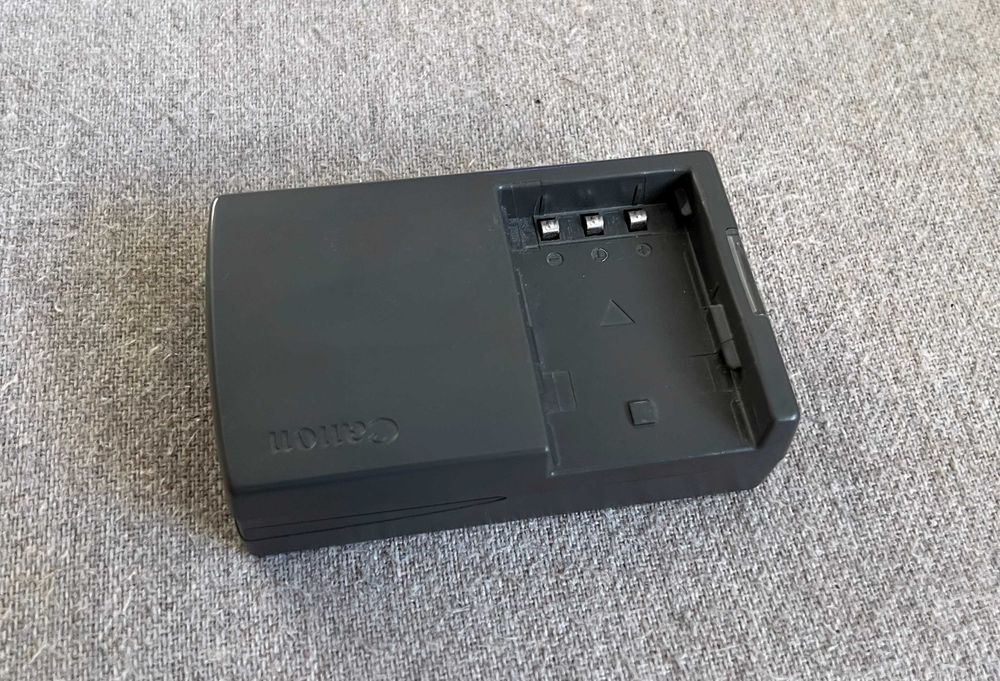 Incarcator original Canon CB 2LTE pentru acumulator NB 2LH NB 2L