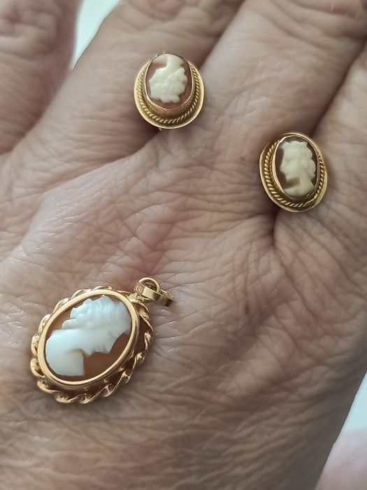Cercei si pandant aur 18k cu camee ,3,6grame