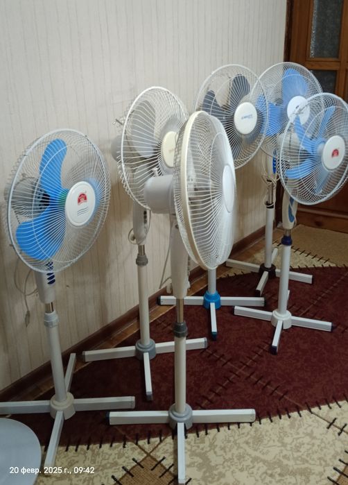 Напольный вентилятор. Трёхскоростной. Потребляет мало электроэнергии.