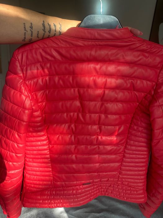 Дамско яке Guess