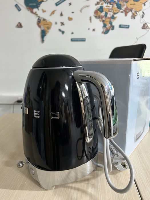 Smeg электрочайник черный