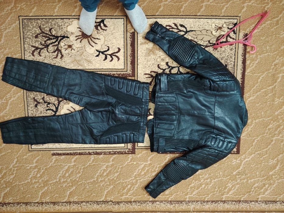 Кожаная мото куртка