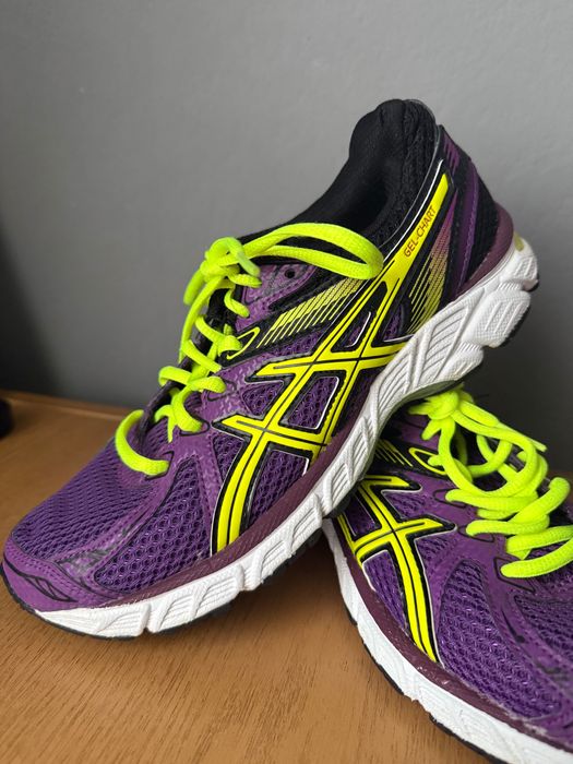 Обувки  за бягане Asics 38,5 номер