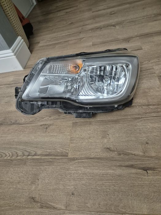 Передния фара на субару