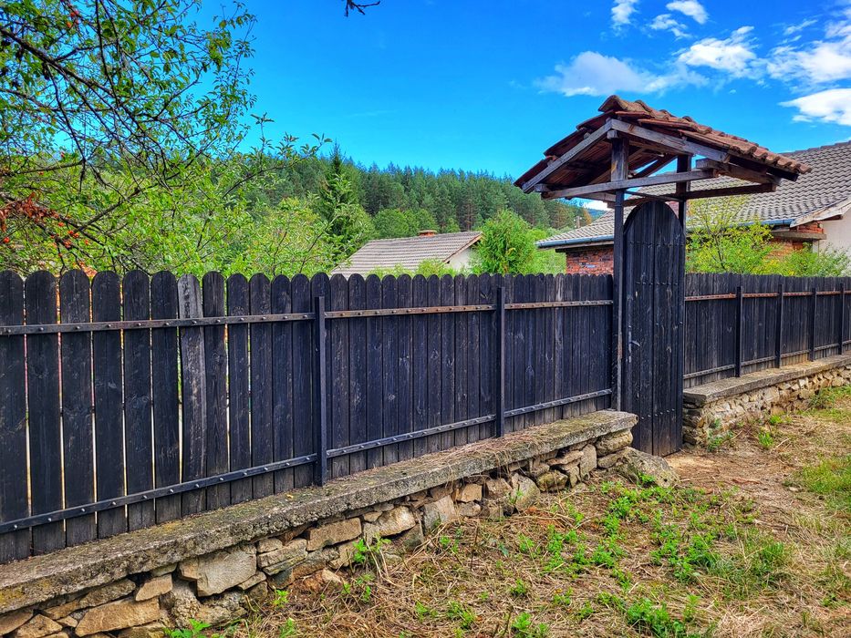 Продава се Къща в София, Витоша - 410 кв.м за 187 €/кв.м - Снимка #2