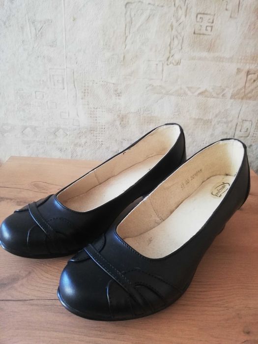 Черни нови дамски обувки „Кристиян Шуус“ от естествена кожа №41