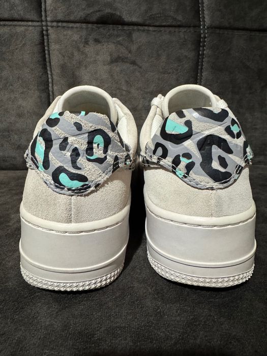 Nike Air Force 1 Sage Low White Team Gold.