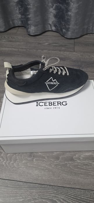 Adidasi Iceberg .