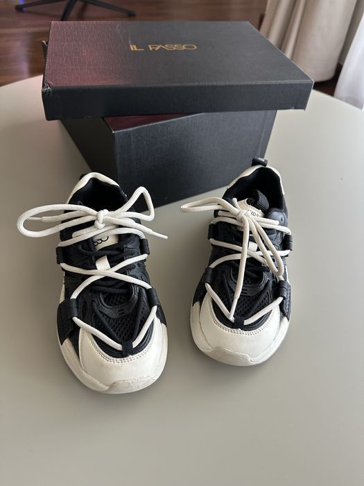 Adidasi marime 32