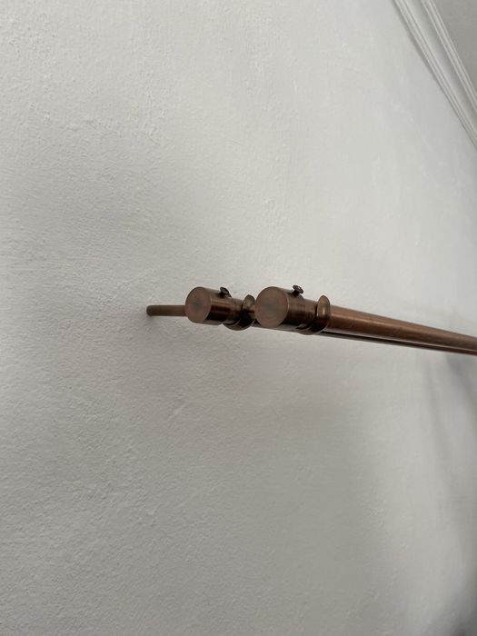 Карнизы железные 2м.- 8000 тг.