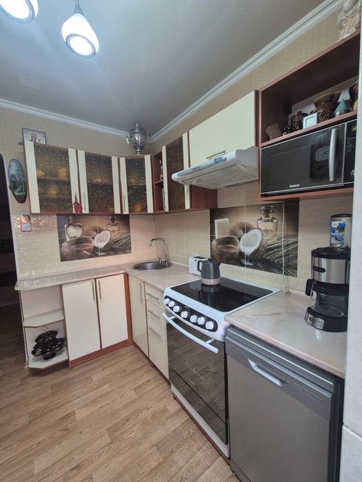 Продается кухонный гарнитур