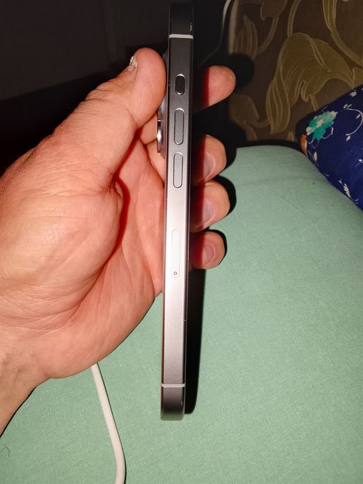 Iphone 15pro titan holati zoʻr hamma narsasi bor sotiladi.
