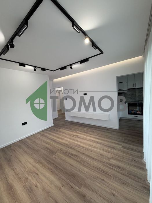 Напълно ремонтиран двустаен апартамент в кв. Самара 1