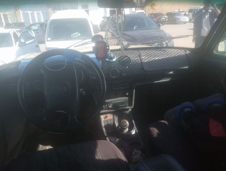 Moshina yaxshi xolatda 4 ta balon yangi. Karobka mostda ovoz yoq yuris