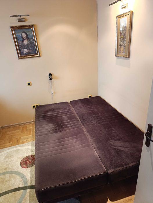 Запазен разтегаем диван