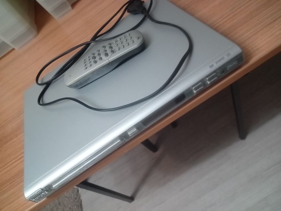 Телевизор плазма Vestel.