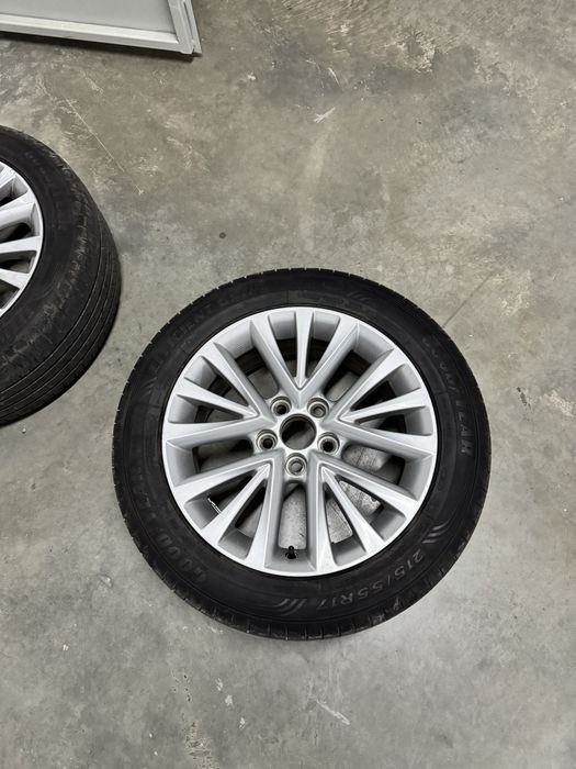 Диск камри 55 с летней шиной