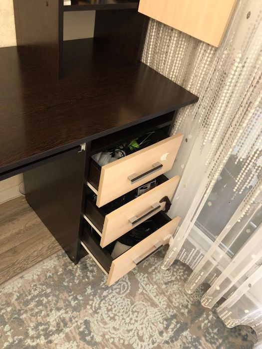 Стол компьютерный