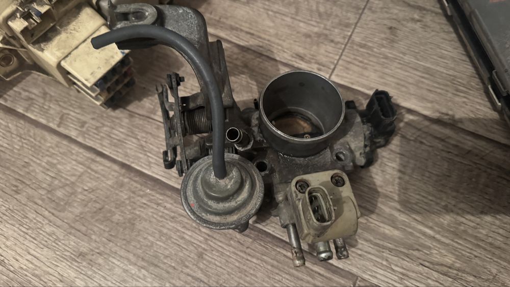 Запчасти на камри 10