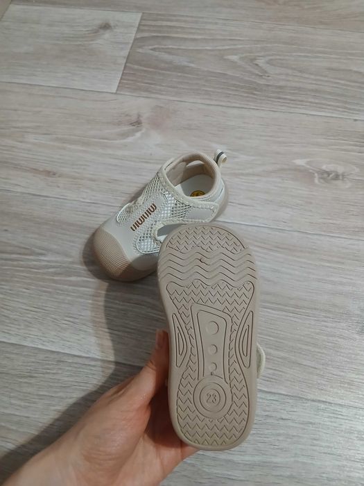 Продам сандалии детские