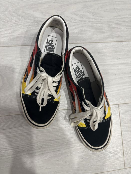 Продаю кроссовки Vans