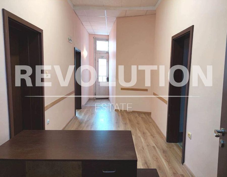 Офис в района на Център!