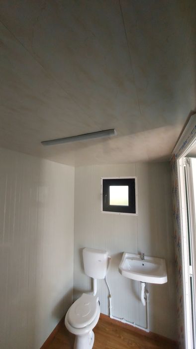 Vand container grup sanitar și vitrină